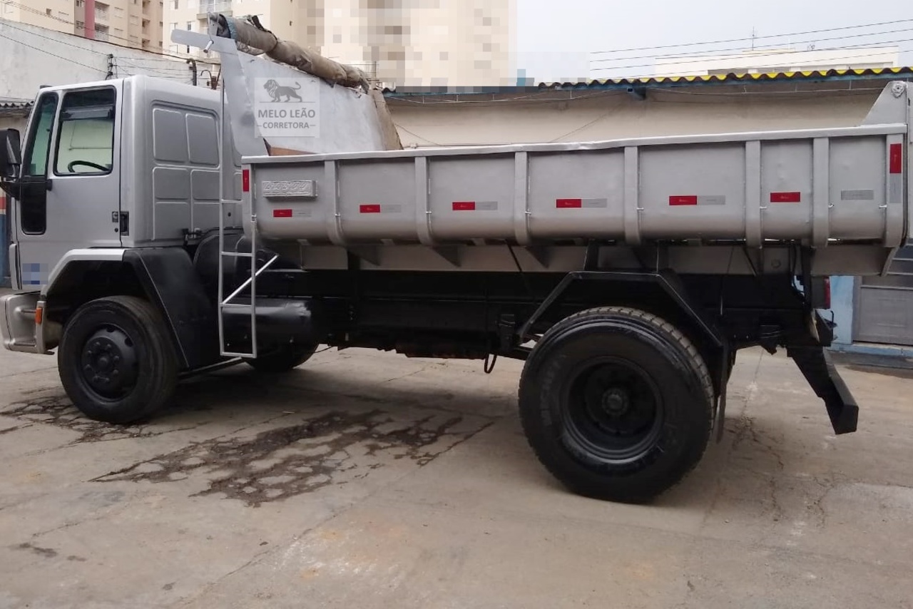 Ford Cargo1317 - 08/09 3