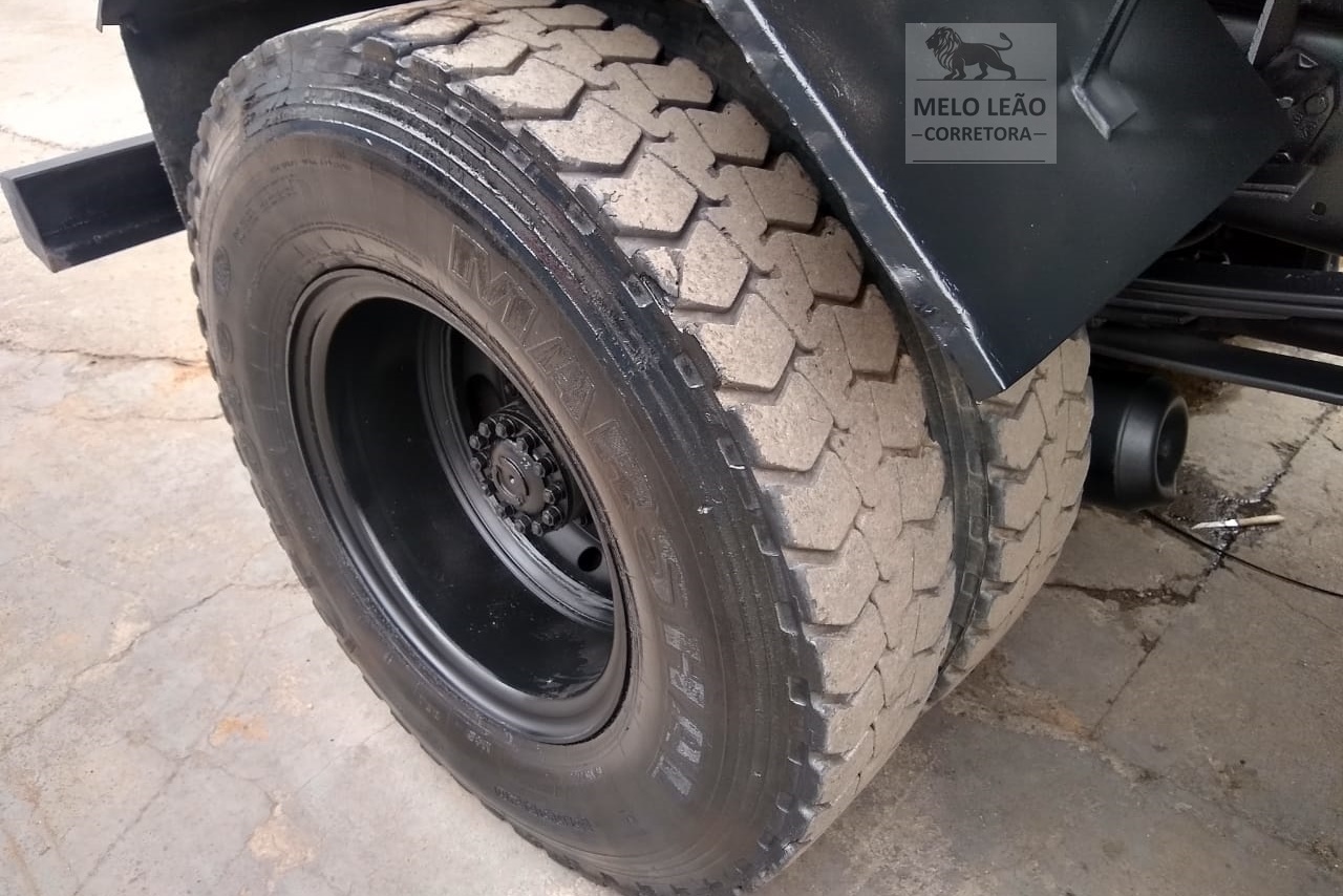 Ford Cargo1317 - 08/09 29