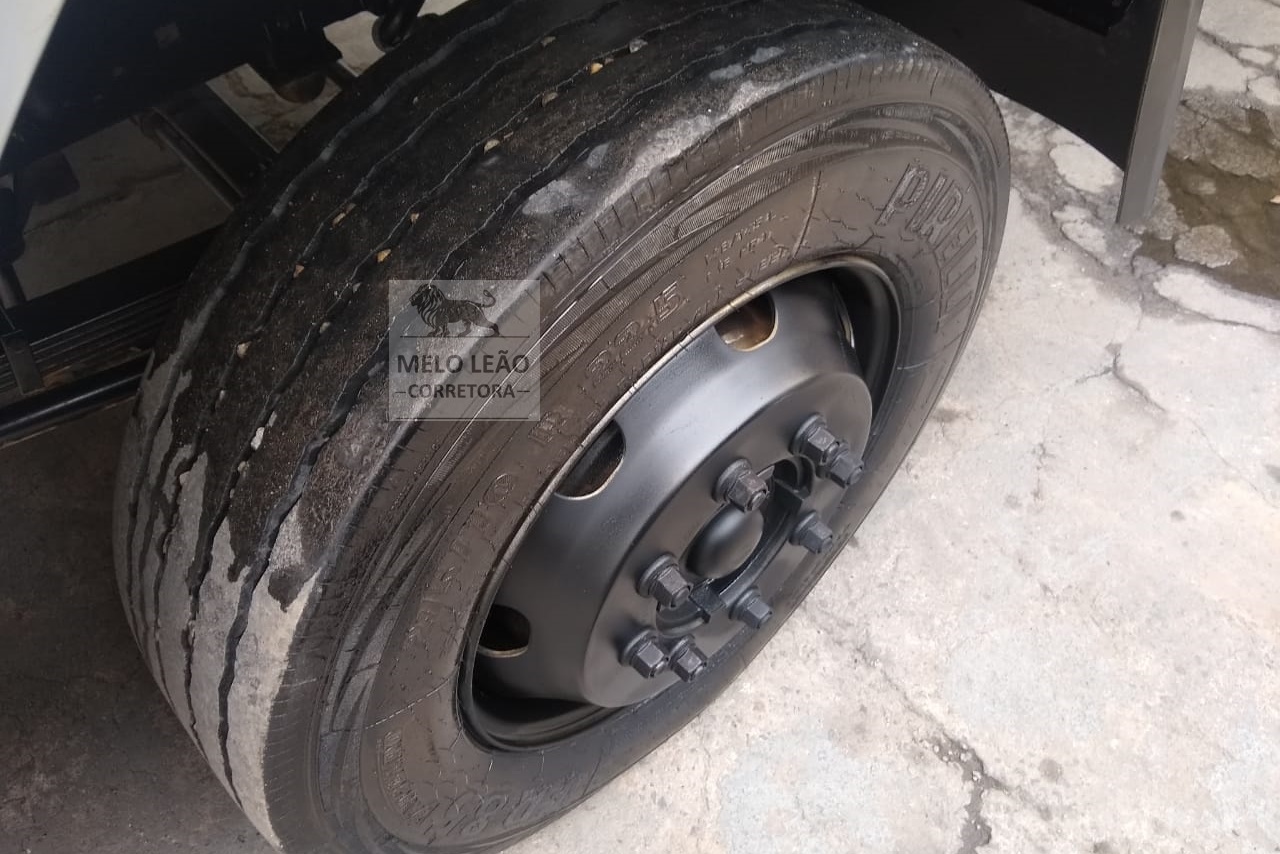 Ford Cargo1317 - 08/09 32