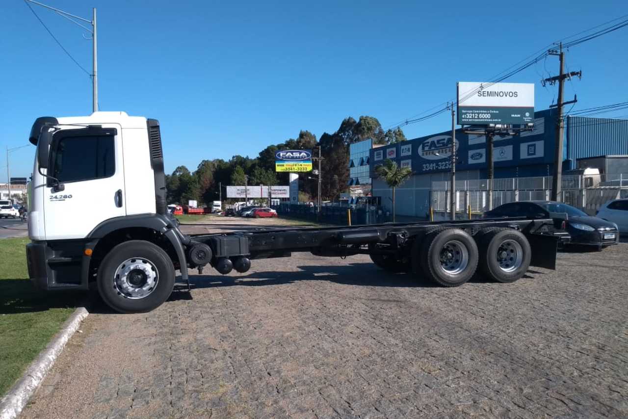 Volkswagen 24-280 E Constellation 6x2 - 13/13 5