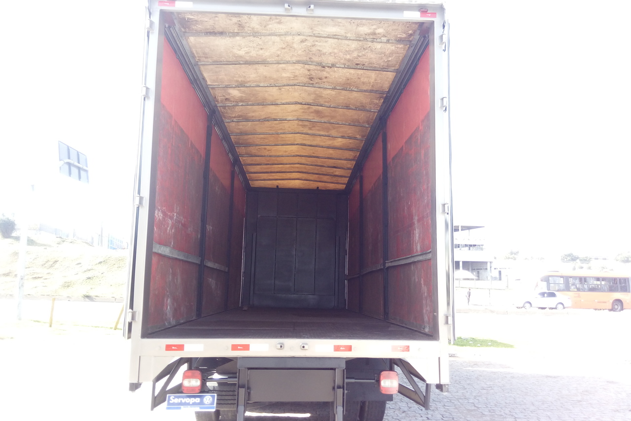 Volkswagen 24-280 E Constellation 6x2 - 15/16 9