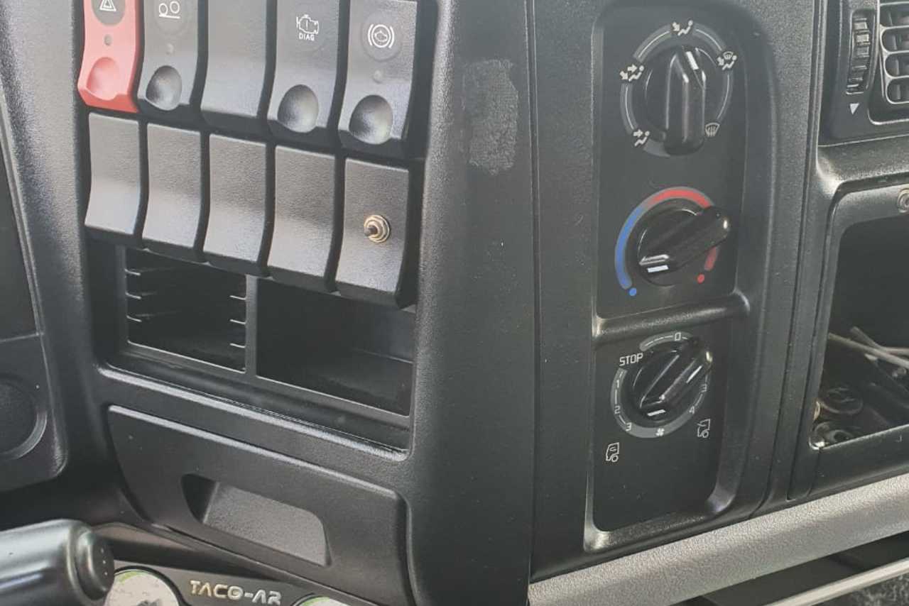 Volvo VM260 - 11/11 11