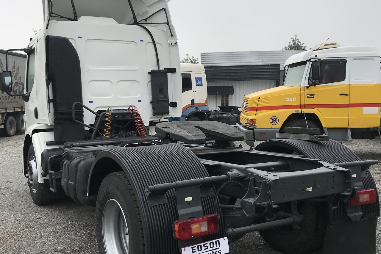 Volvo VM310 - 09/09 4