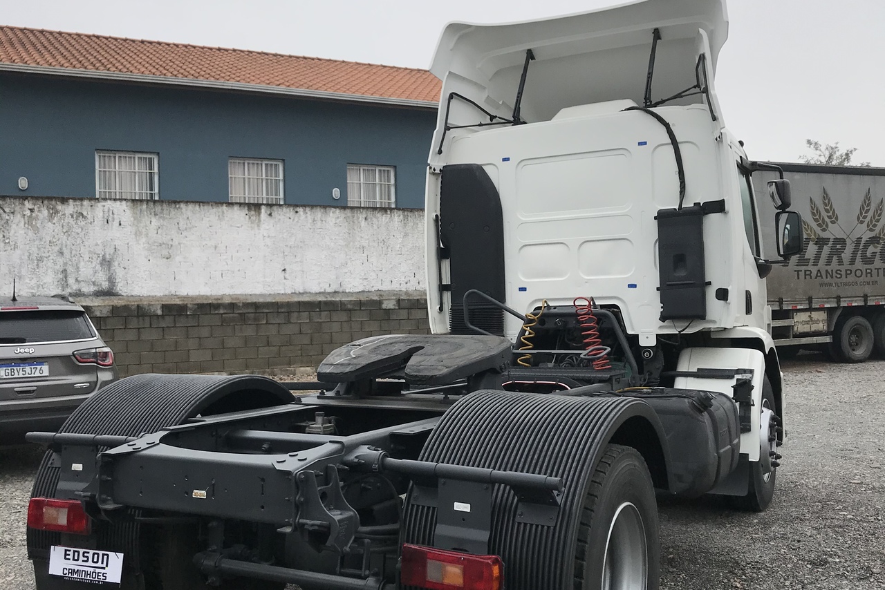 Volvo VM310 - 09/09 6