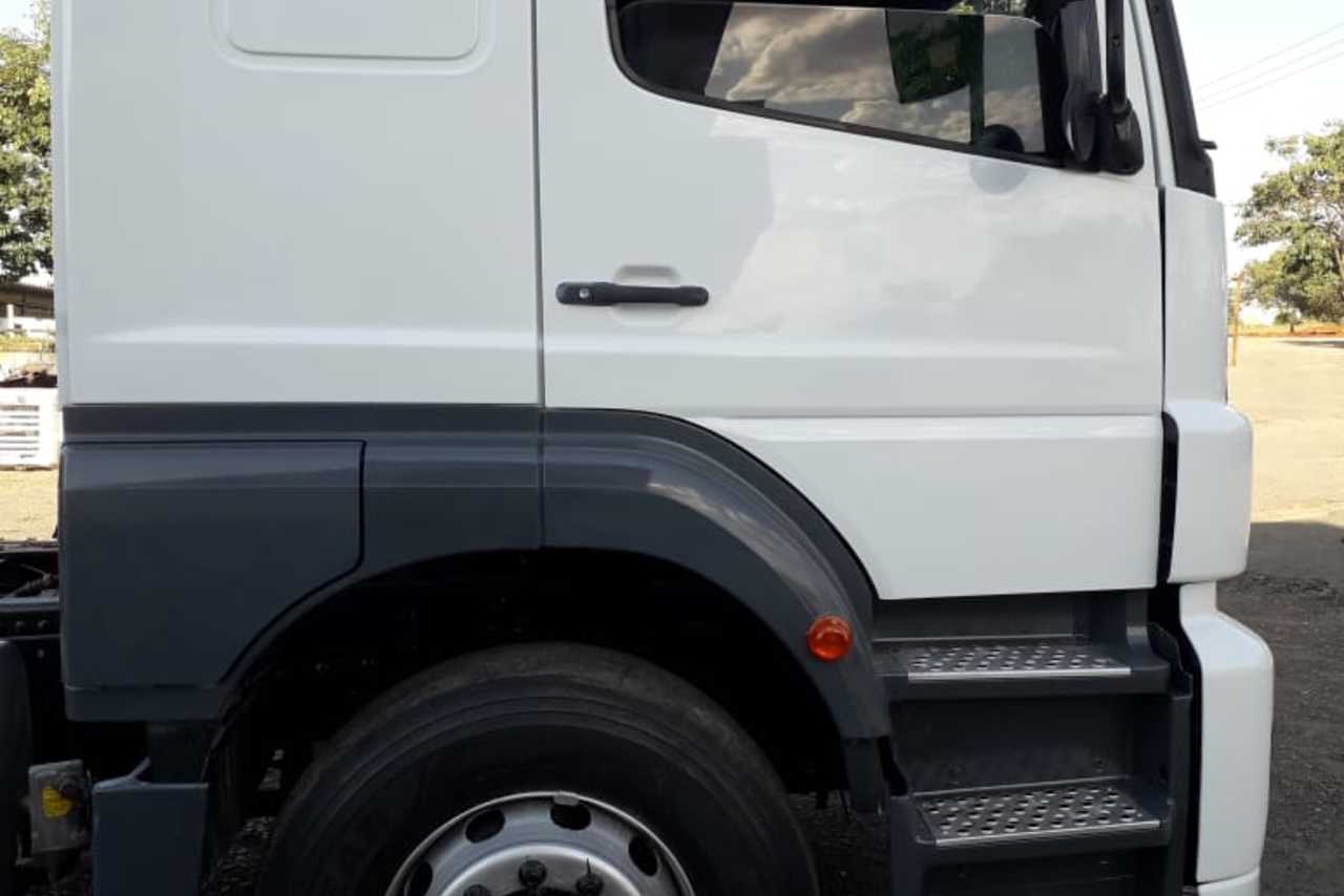 Mercedes Benz Axor 1933 - 06/06 3