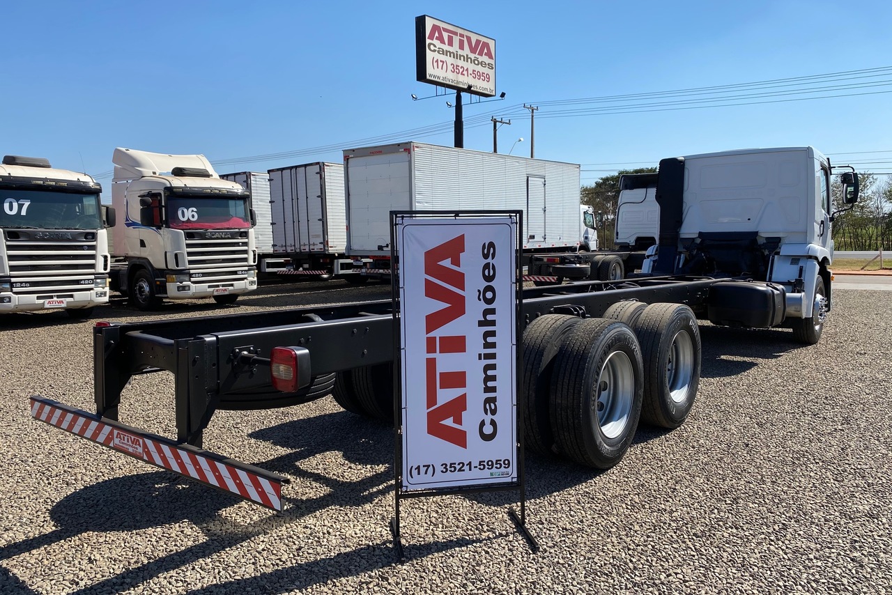 Volkswagen 24-280 E Constellation 6x2 - 14/15 4