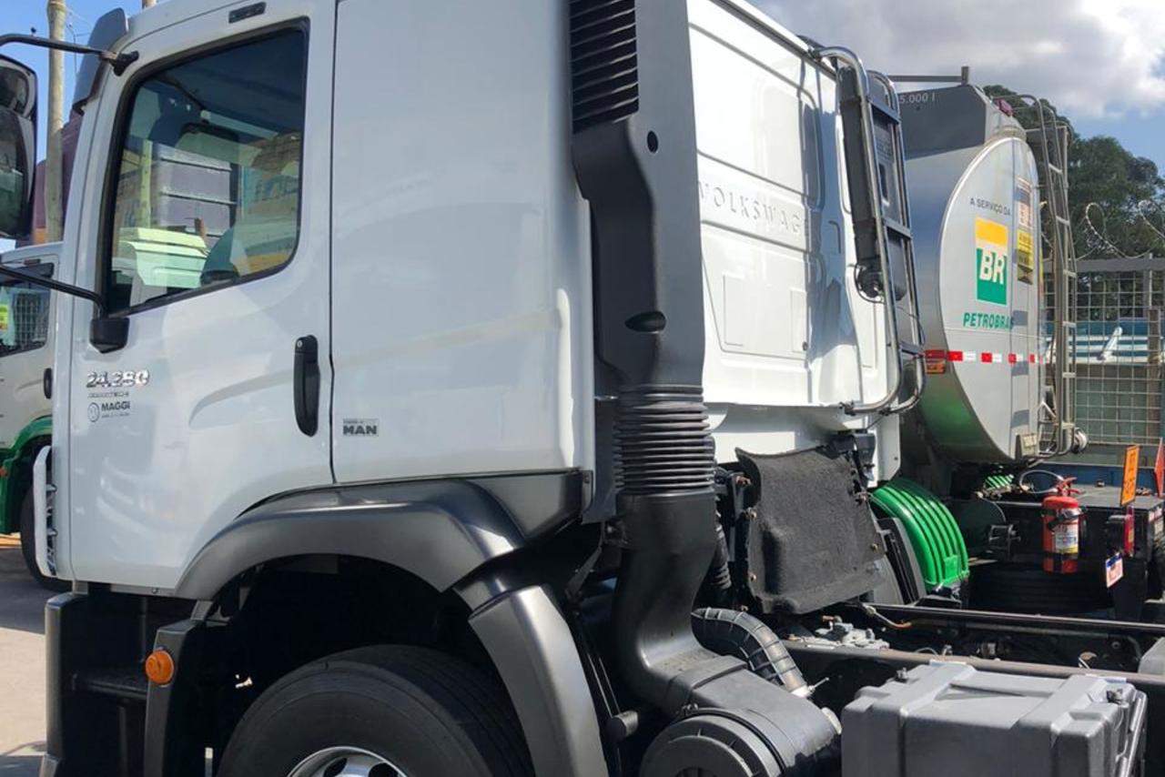 Volkswagen 24-280 E Constellation 6x2 - 14/15 11