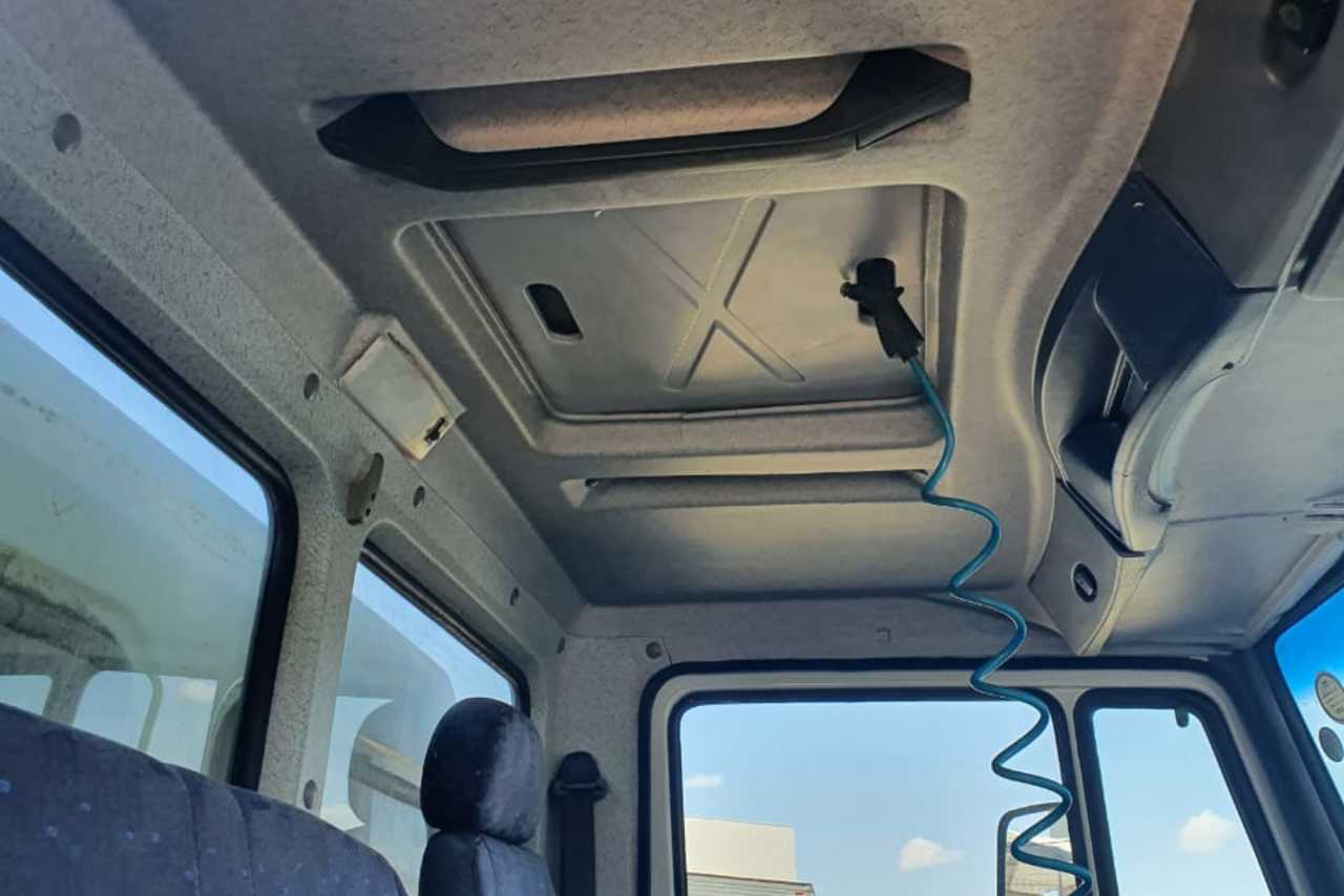 Mercedes Benz Atego 1318 - 09/09 6