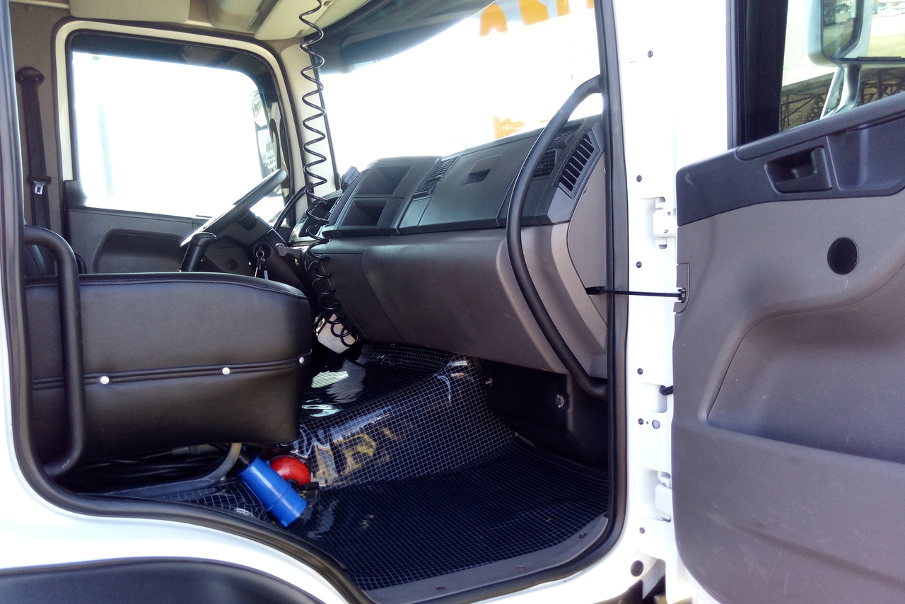 Volkswagen 24-280 E Constellation 6x2 - 12/12 10