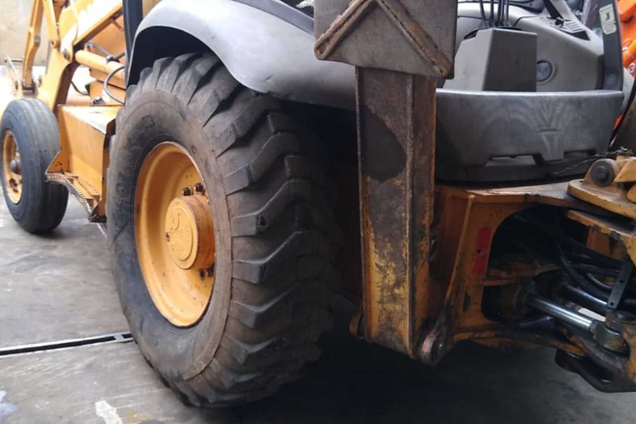 Case 580M - 07/07 6