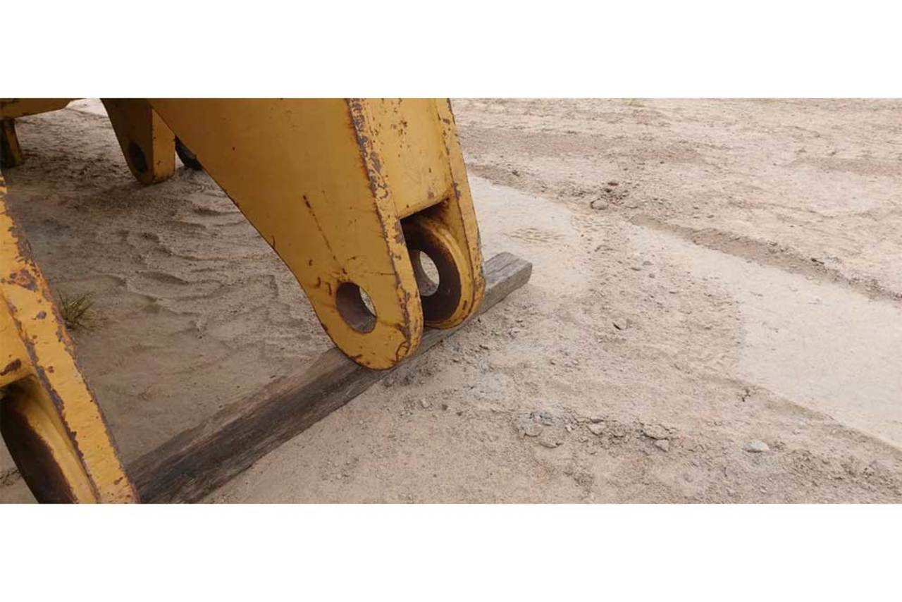 Caterpillar D8 -  2