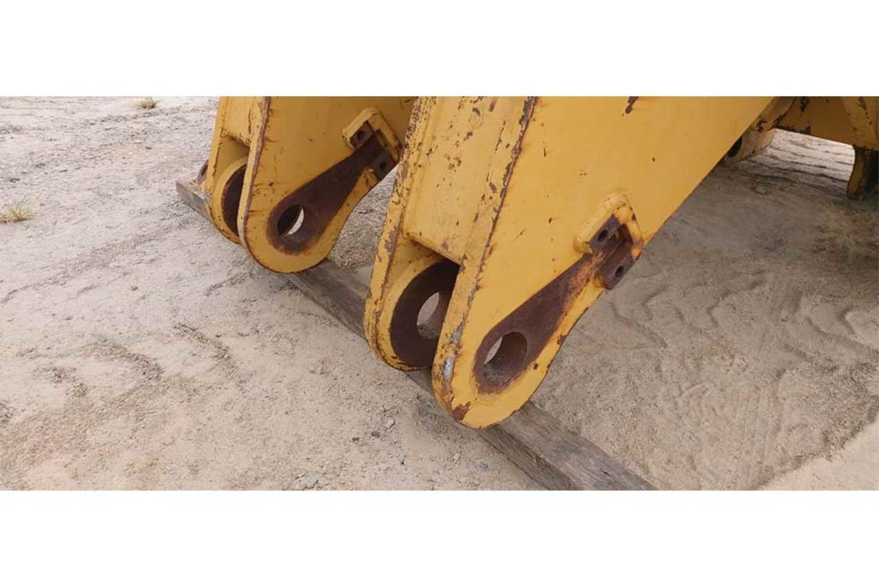 Caterpillar D8 -  9