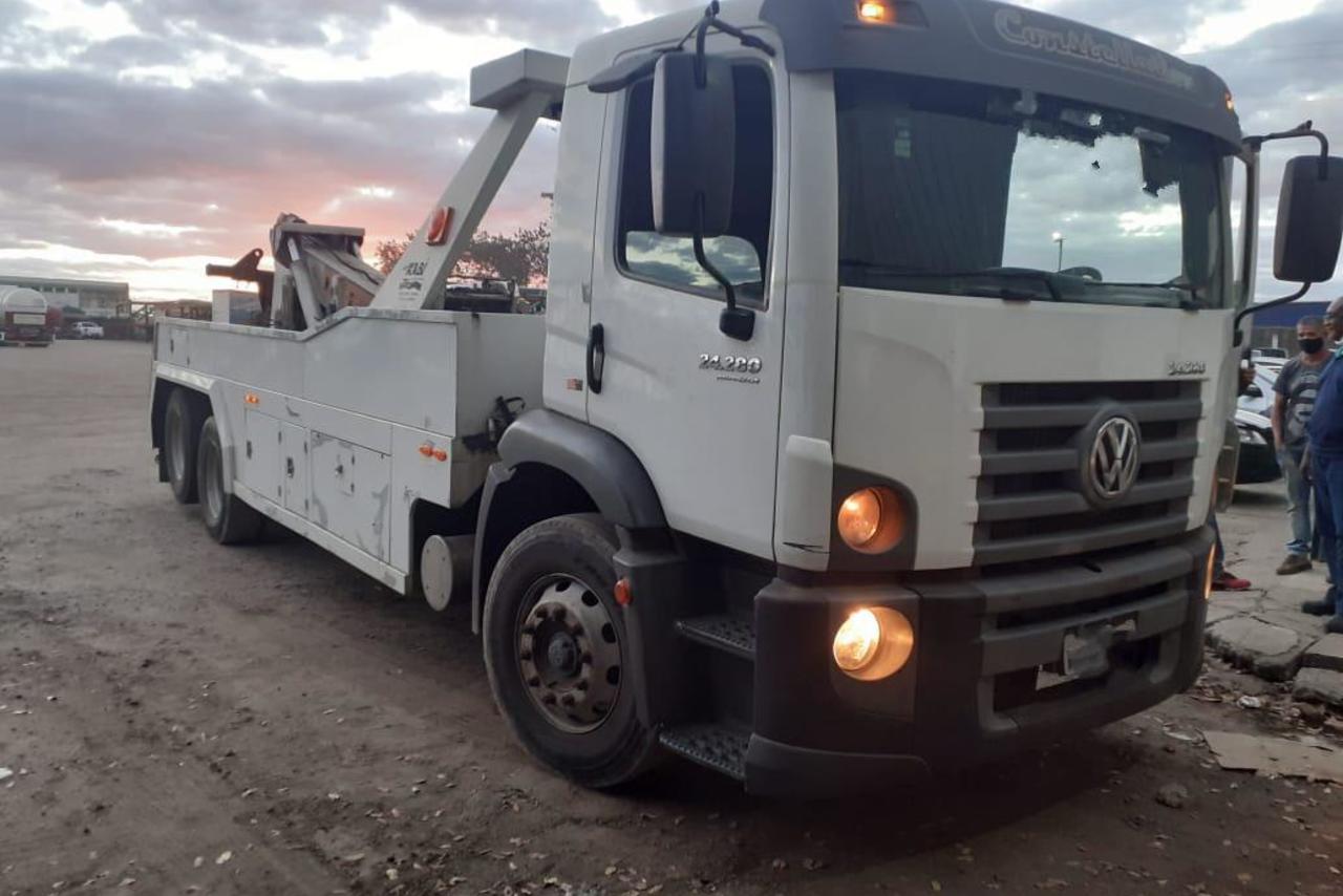 Volkswagen 24-280 E Constellation 6x2 - 14/15 2