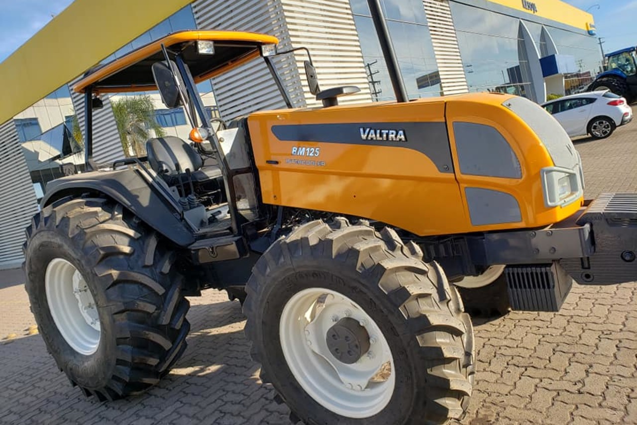 Valtra BM 125 - 10/10 11