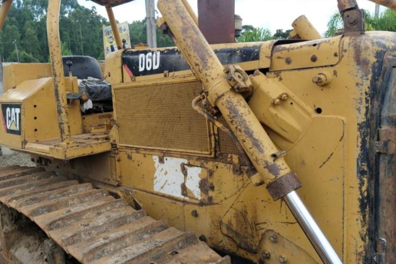 Caterpillar D6D - 81 5