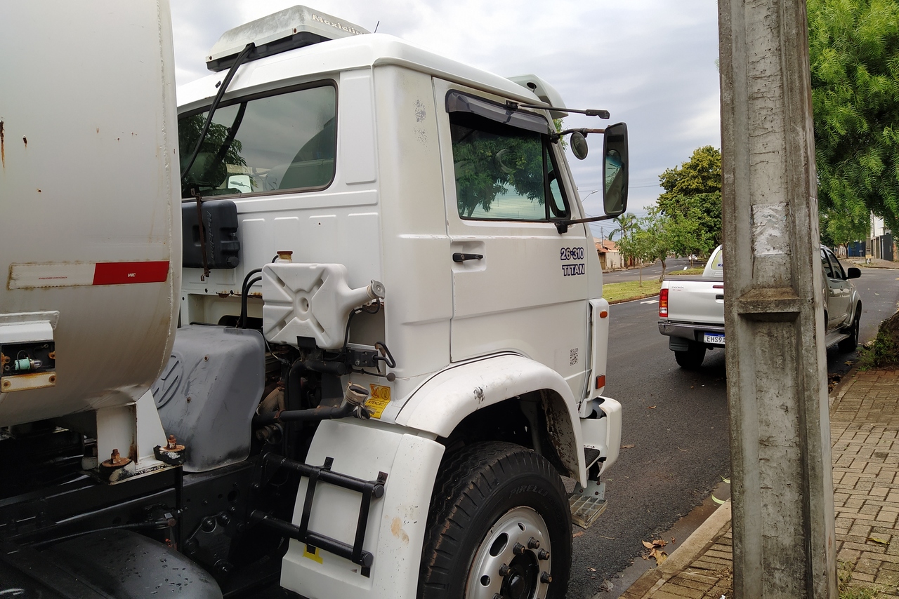 Volkswagen 26 310 - 04/04 8