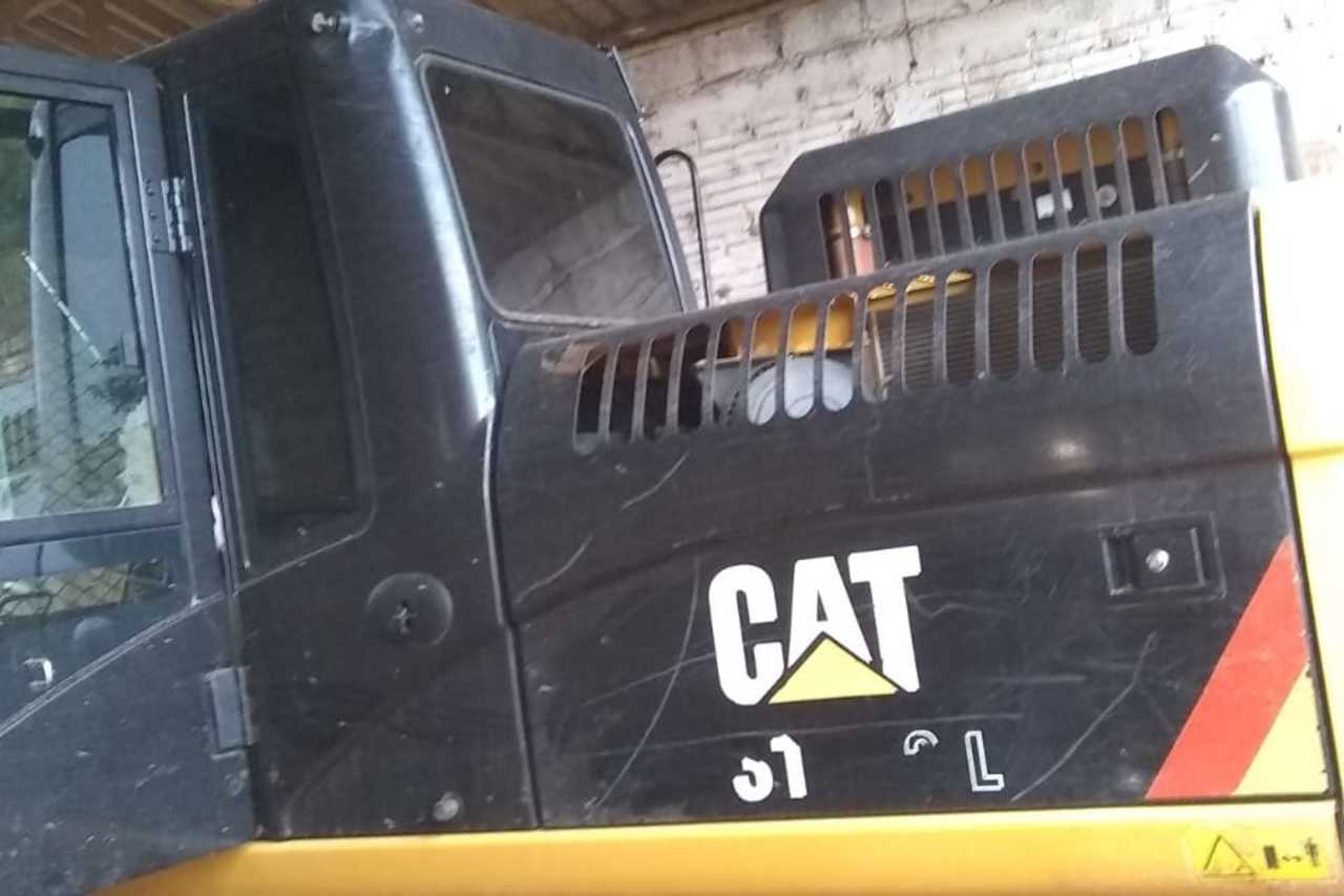 Caterpillar 318D2L - 15/15 4