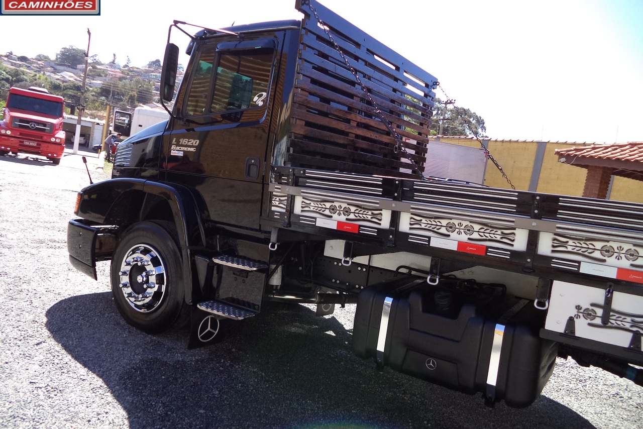 Mercedes Benz MB 1620 - 09/09 8