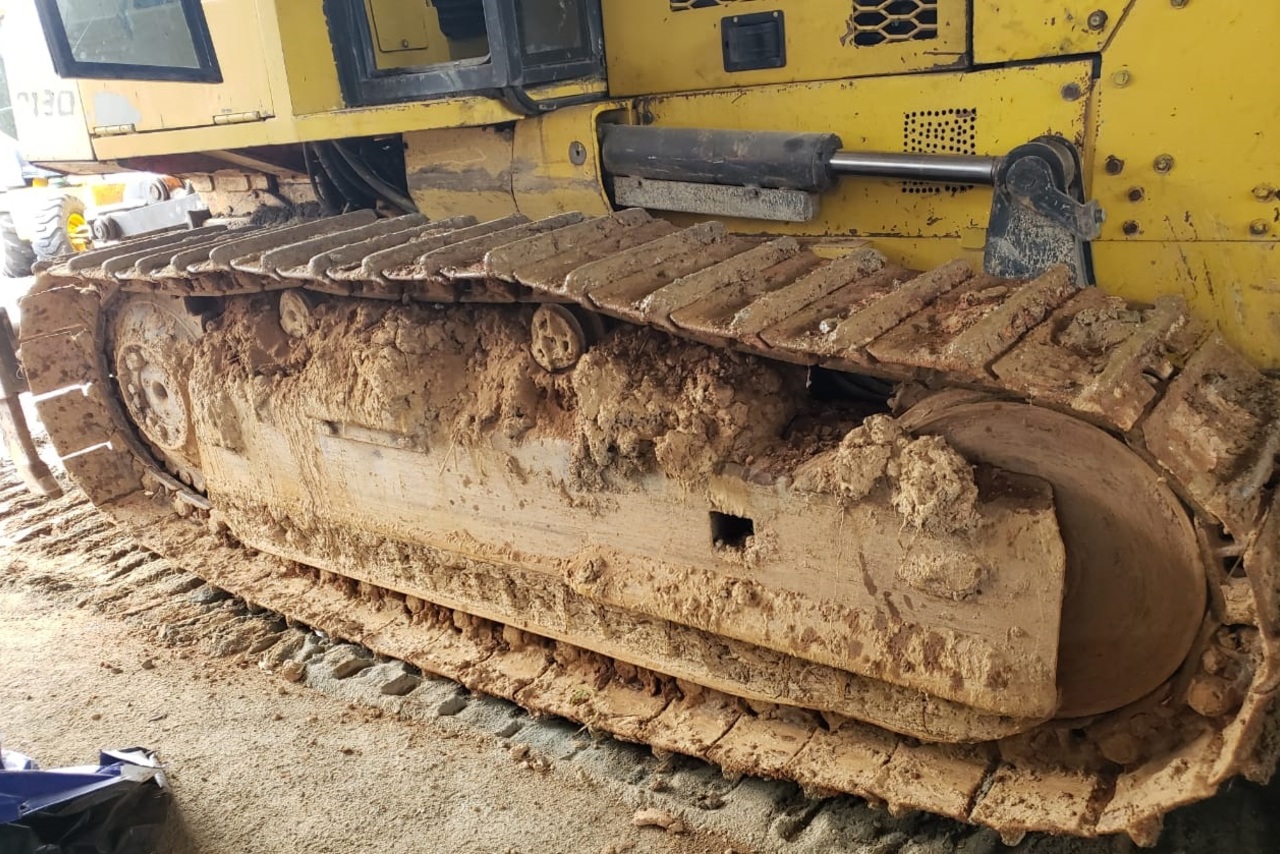 New Holland D130 - 06/06 4