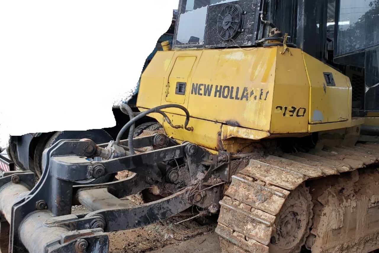 New Holland D130 - 06/06 8