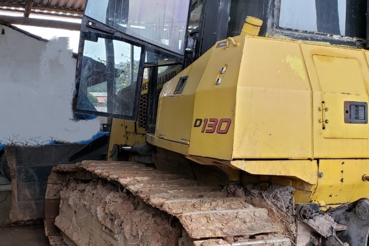 New Holland D130 - 06/06 9