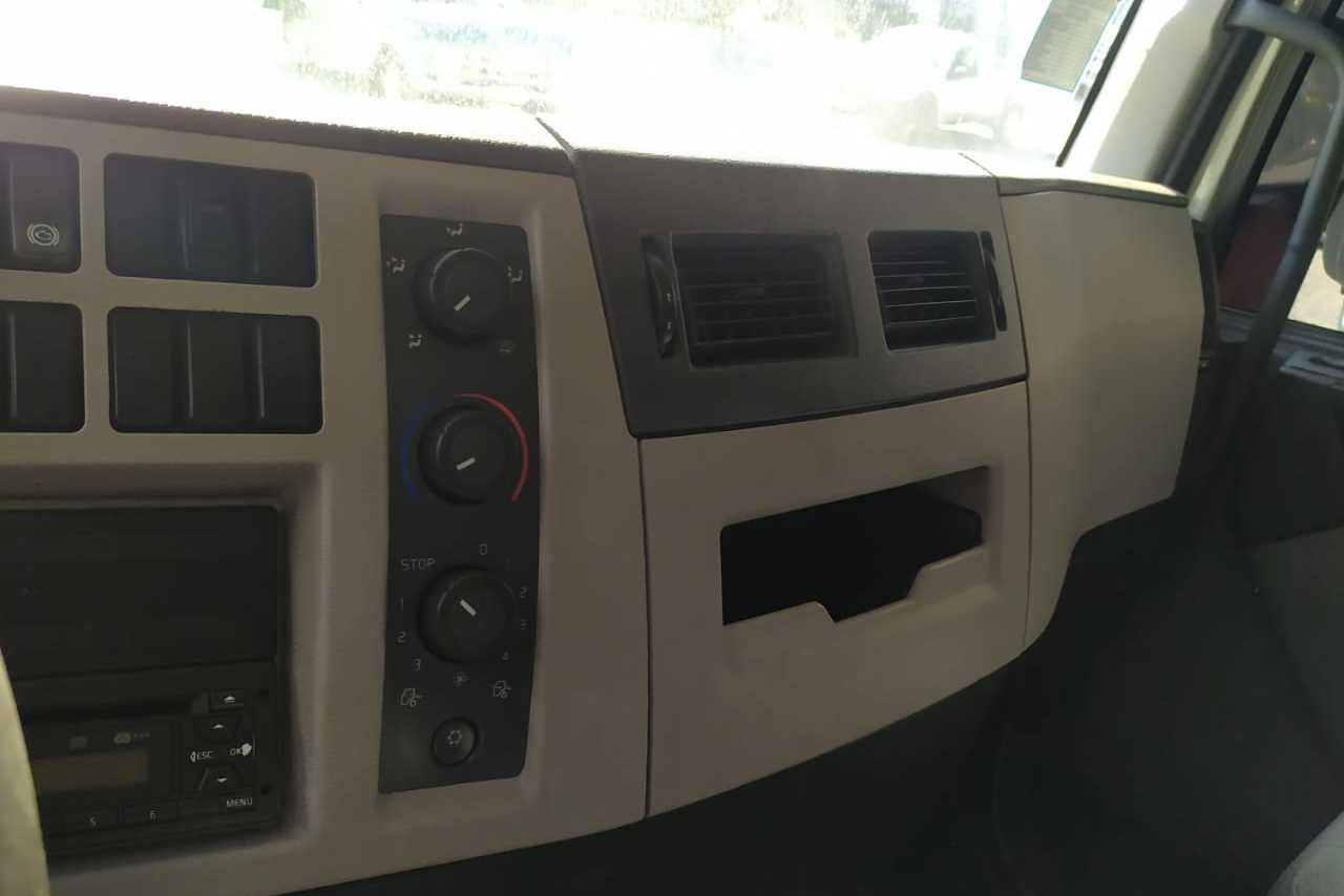 Volvo VM 270 - 12/12 2