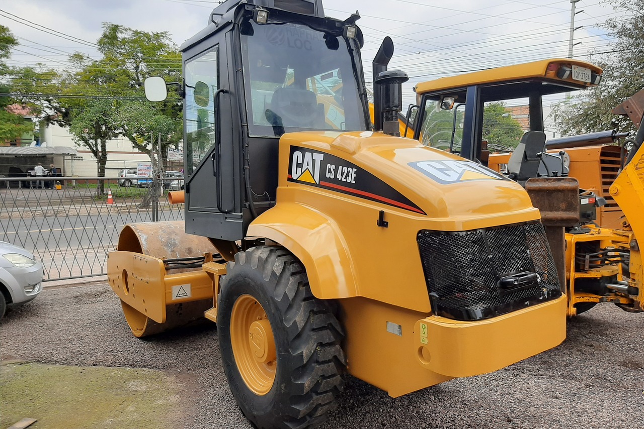 Caterpillar CS423 - 12/12 2