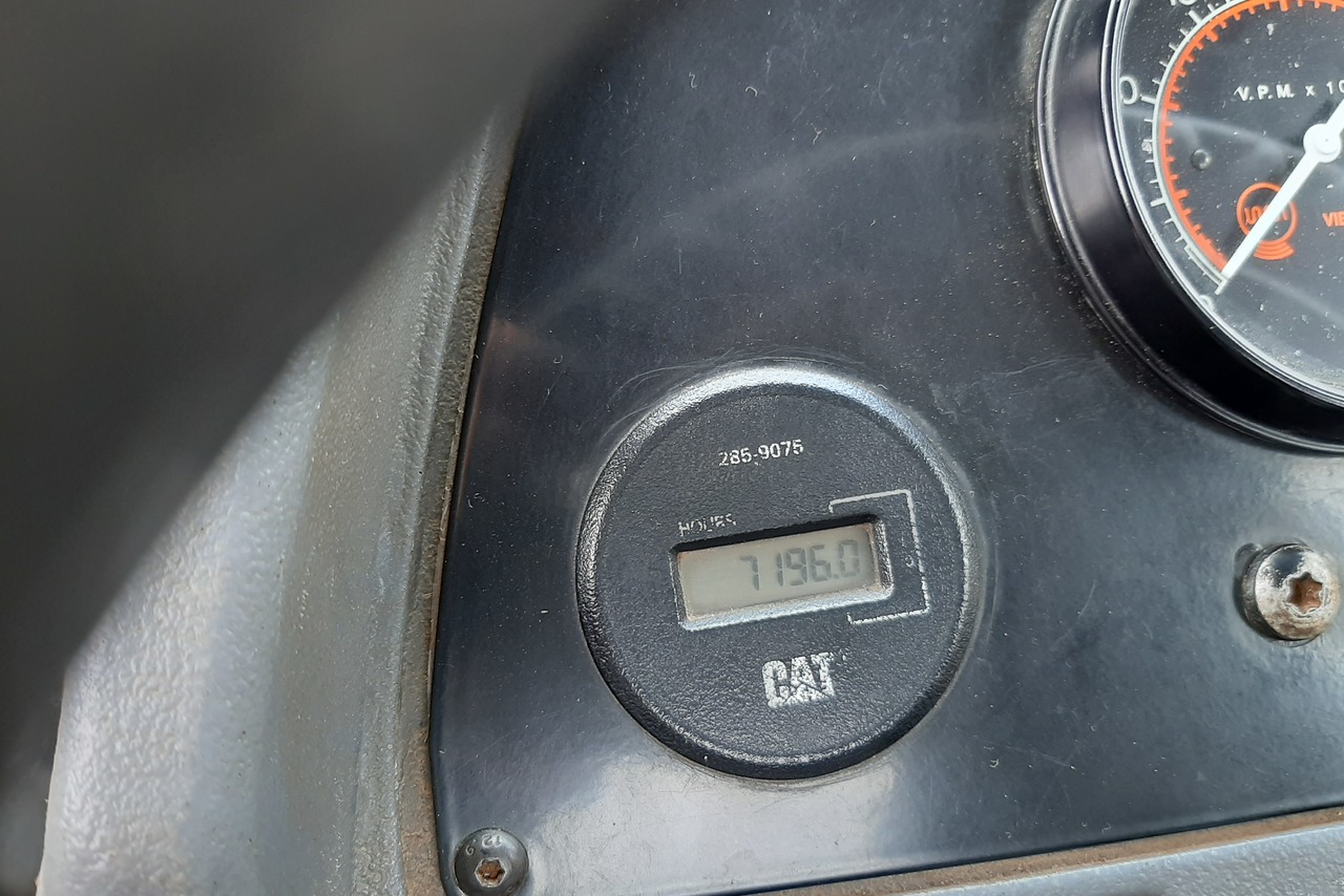 Caterpillar CS423 - 12/12 7