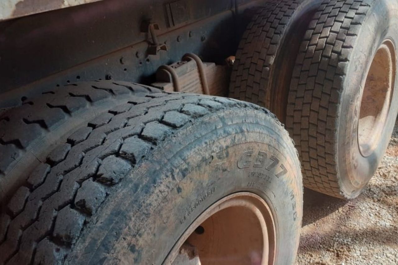 Mercedes Benz MB 2325 - 98 4