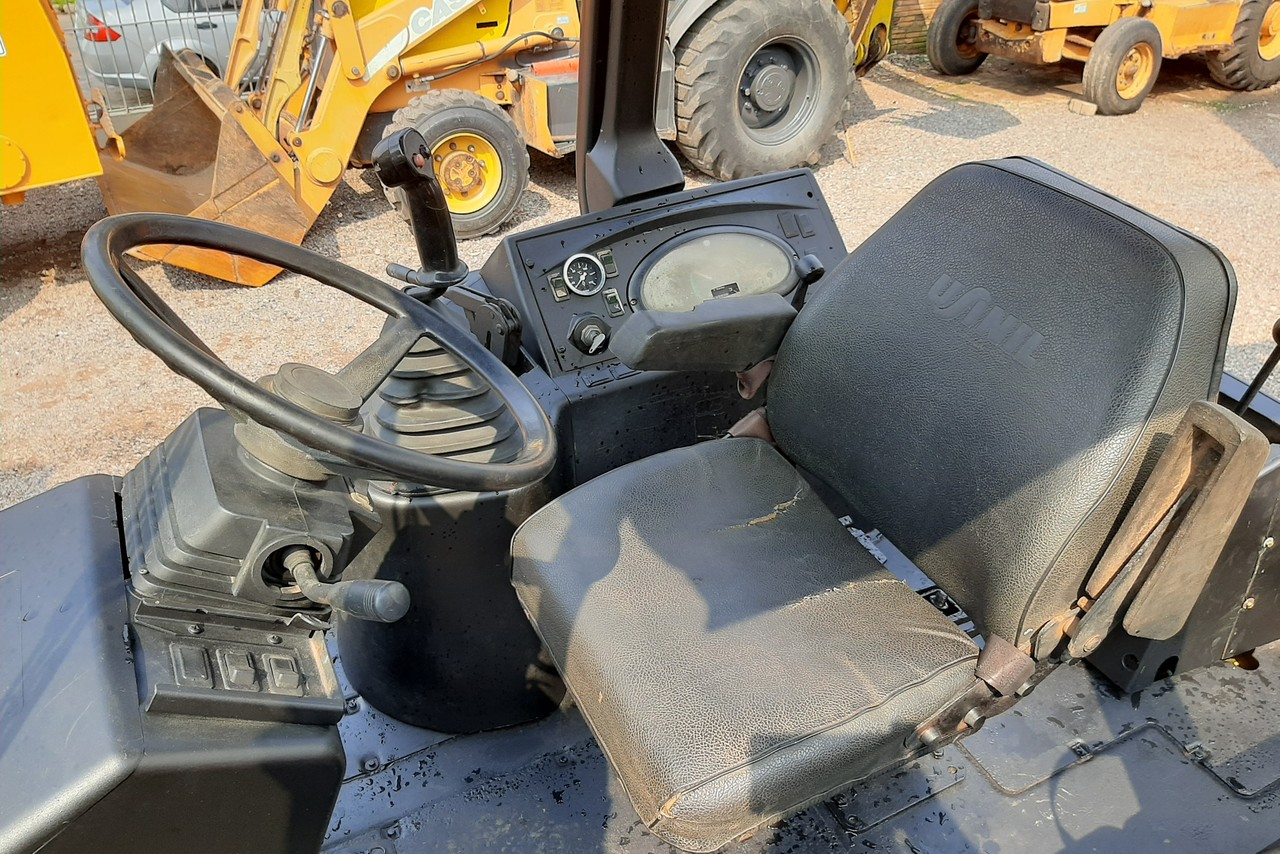 Case 580L - 05/05 4