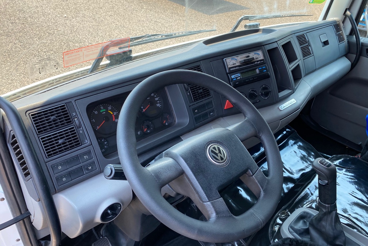 Volkswagen 24 320 - 11/12 8
