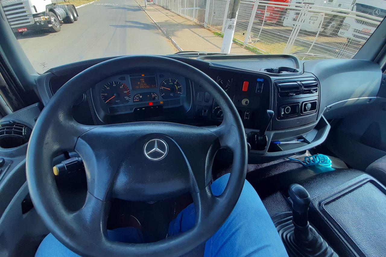 Mercedes Benz Axor 1933 - 08/08 5