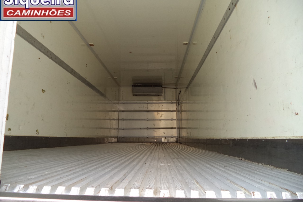 Volkswagen 30-330 Constellation 8x2 - 18/18 2