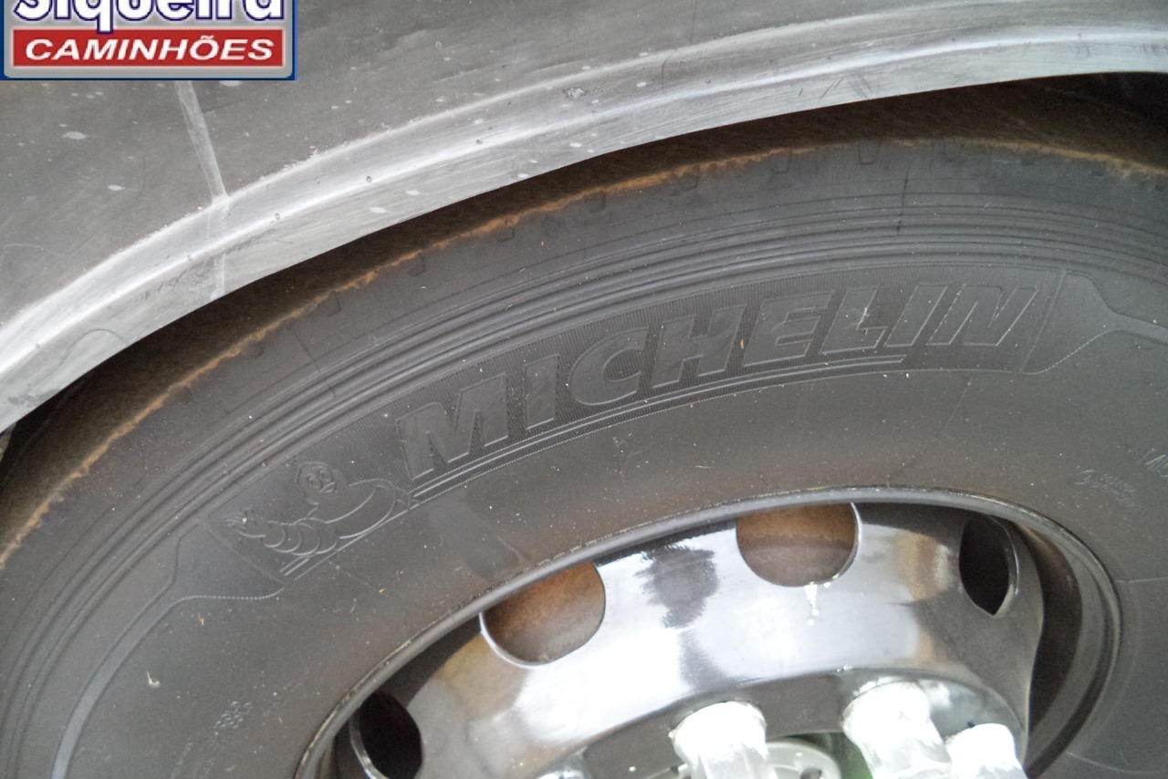 Volkswagen 30-330 Constellation 8x2 - 18/18 8