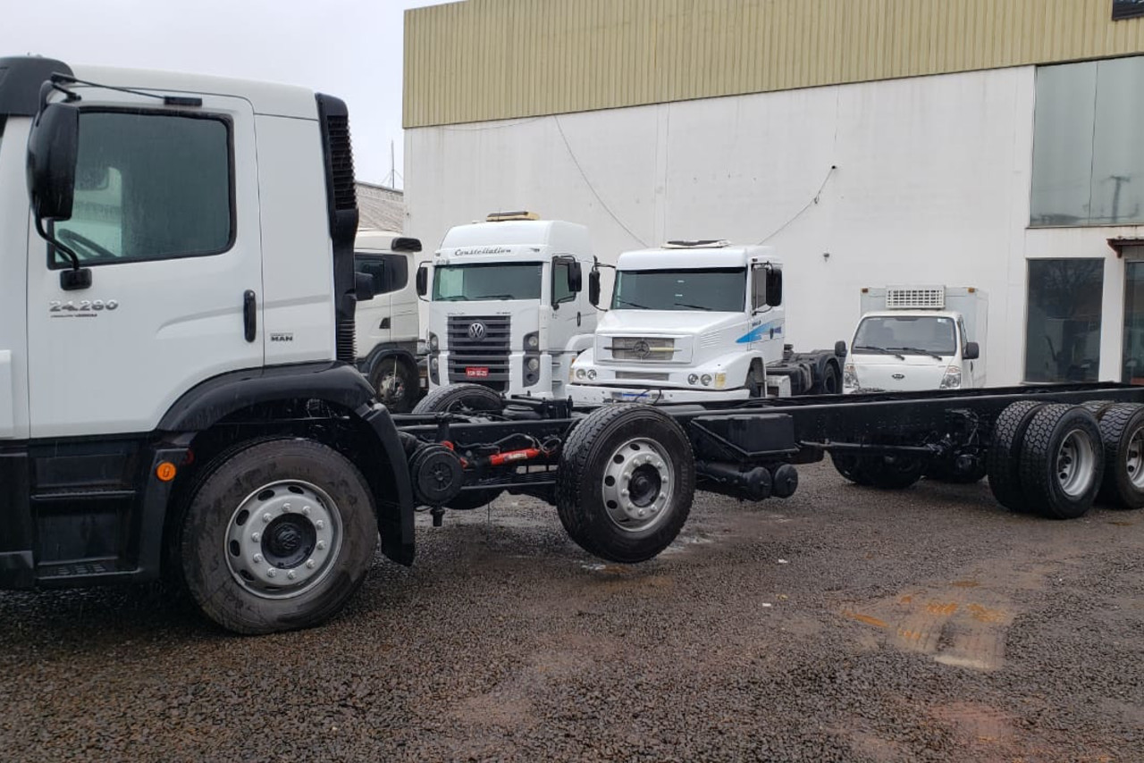 Volkswagen 24-280 E Constellation 6x2 - 13/13 4