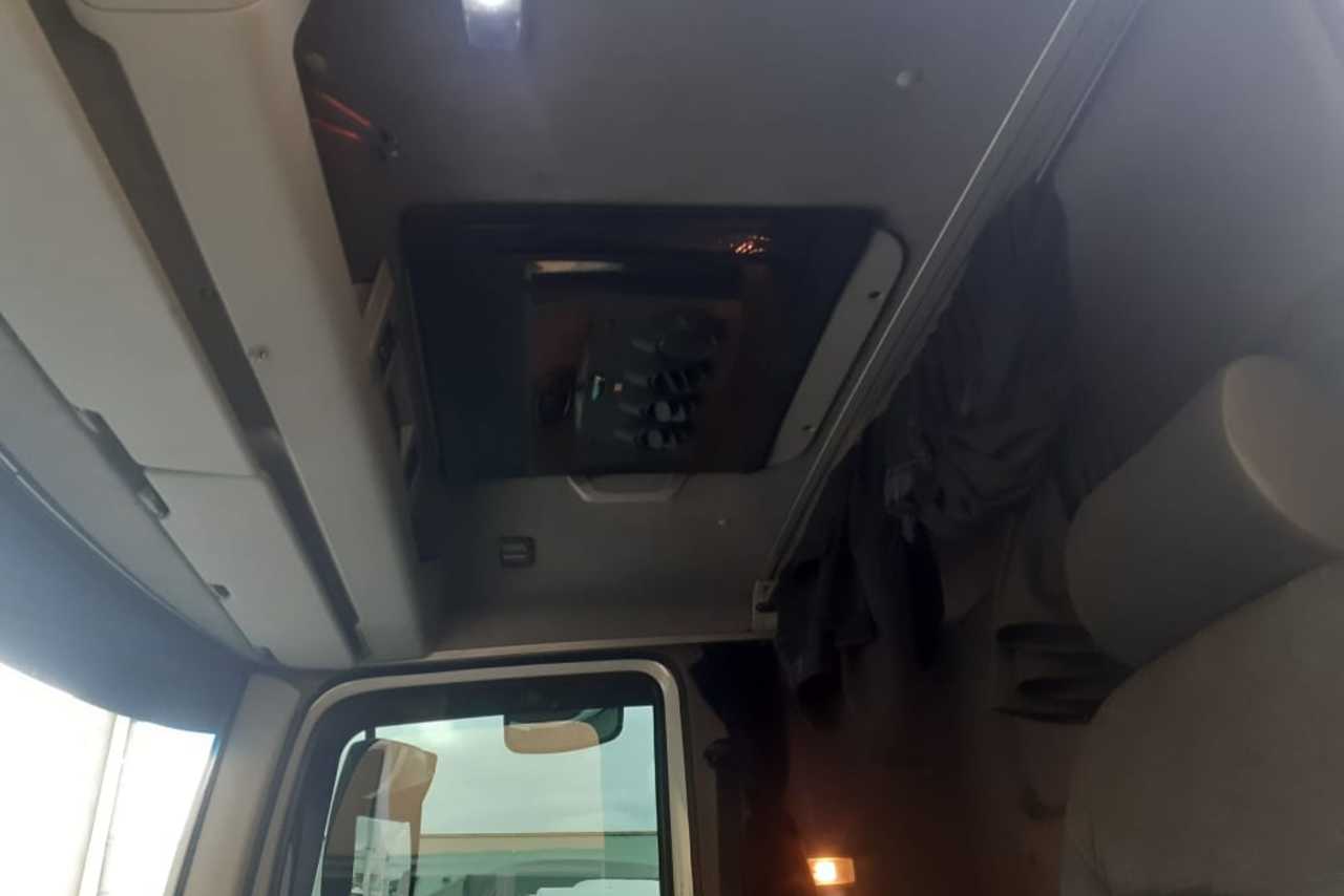 Volkswagen 24-280 E Constellation 6x2 - 15/15 4