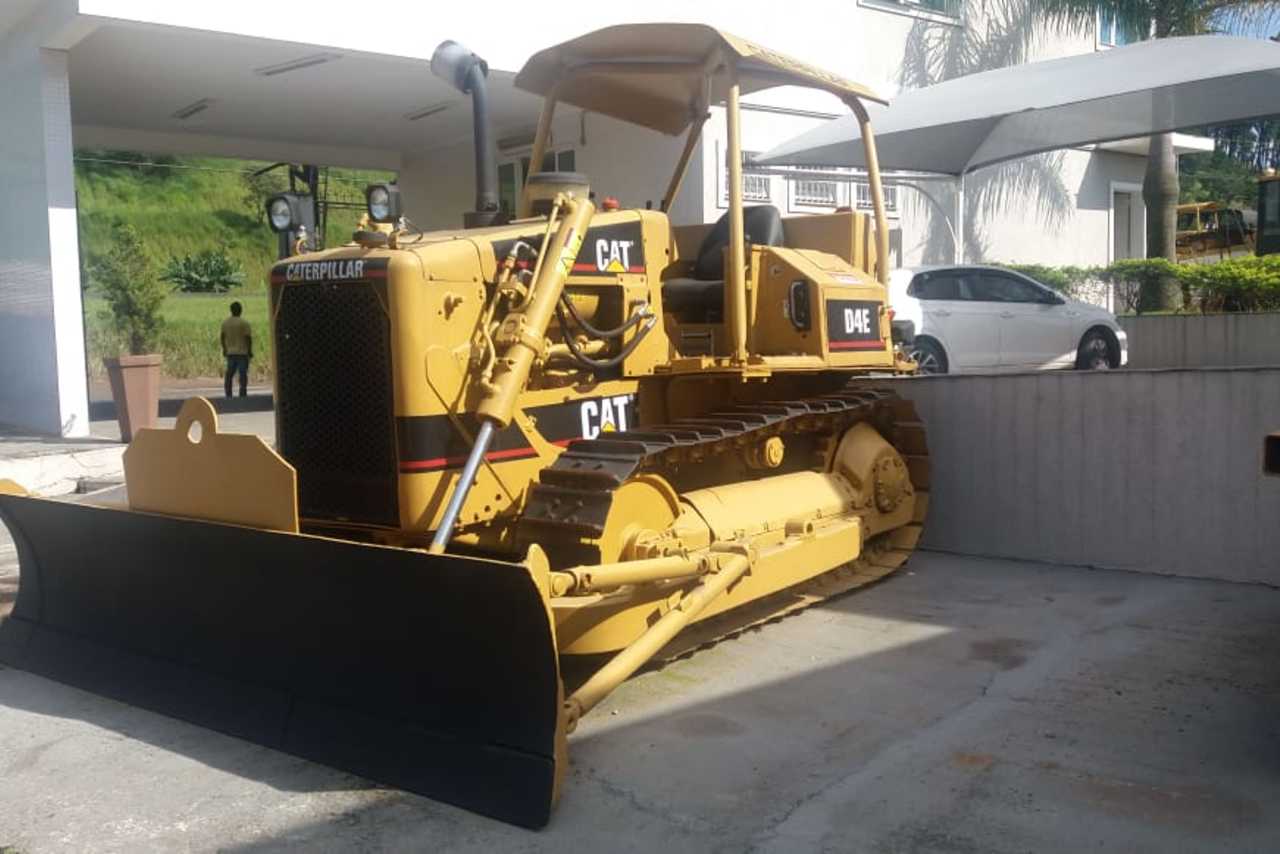 Caterpillar  D4 - 80/80 3