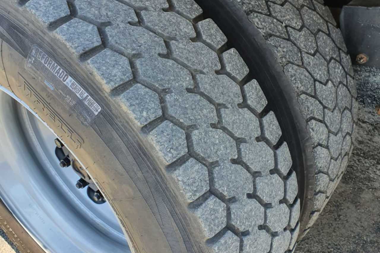 Volkswagen 24-280 E Constellation 6x2 - 12/12 10