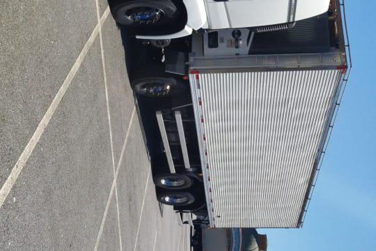 Volkswagen 30-330 Constellation 8x2 - 18/18 3