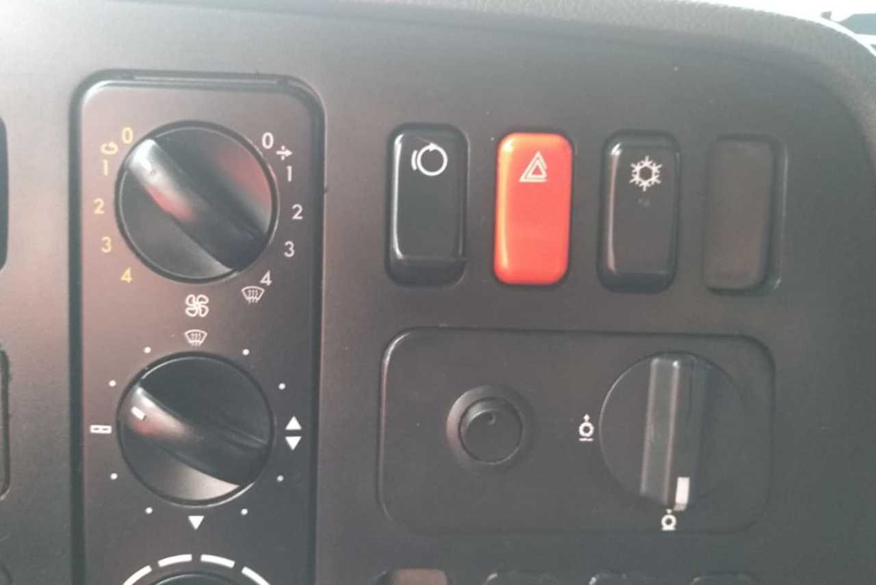 Mercedes Benz Atego 2430 - 15/15 7