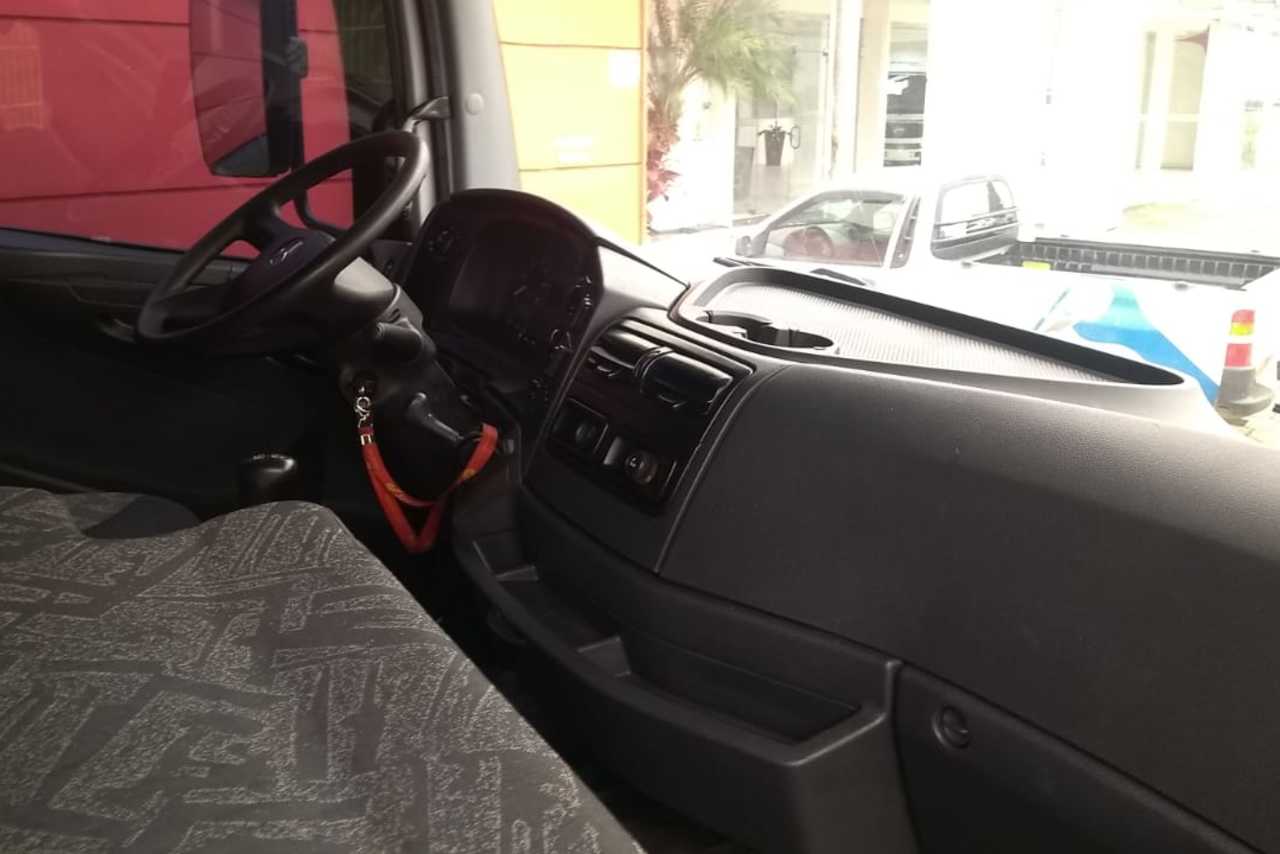 Mercedes Benz Atego 2430 - 15/15 17