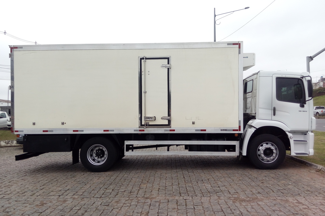 Volkswagen 15-180 E Constellation - 11/11 3