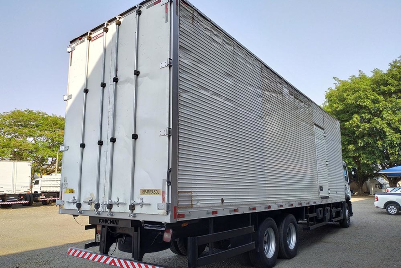 Volkswagen 24-280 E Constellation 6x2 - 13/13 9