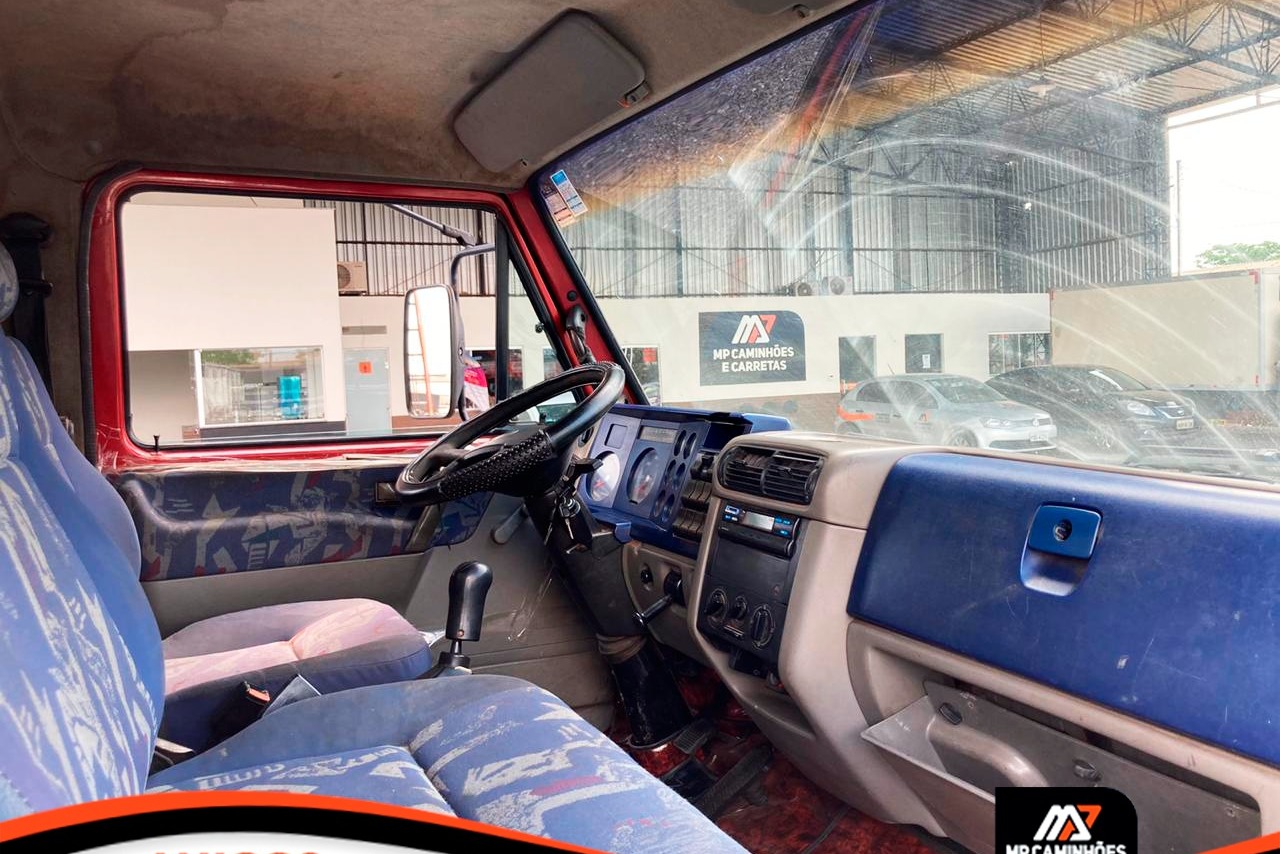 Volkswagen 8 120 - 03/03 3