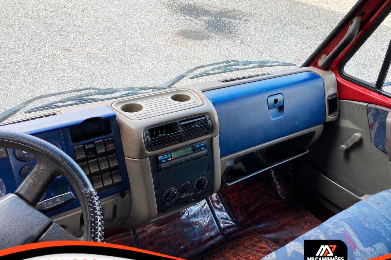 Volkswagen 8 120 - 03/03 7