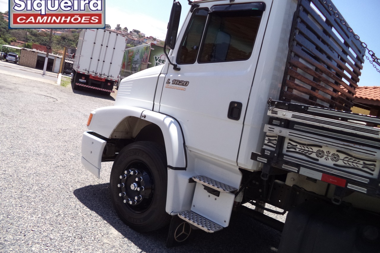 Mercedes Benz MB 1620 - 09/09 7