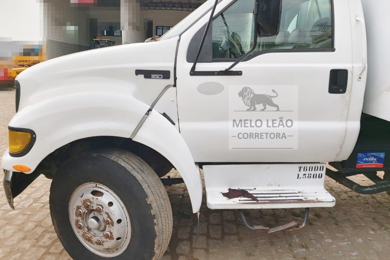 Ford F12000 - 03/03 5