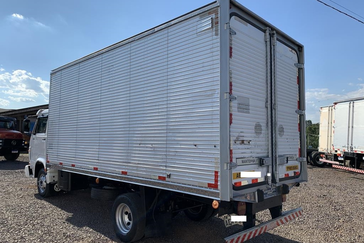 Volkswagen 8 120 - 10/11 10