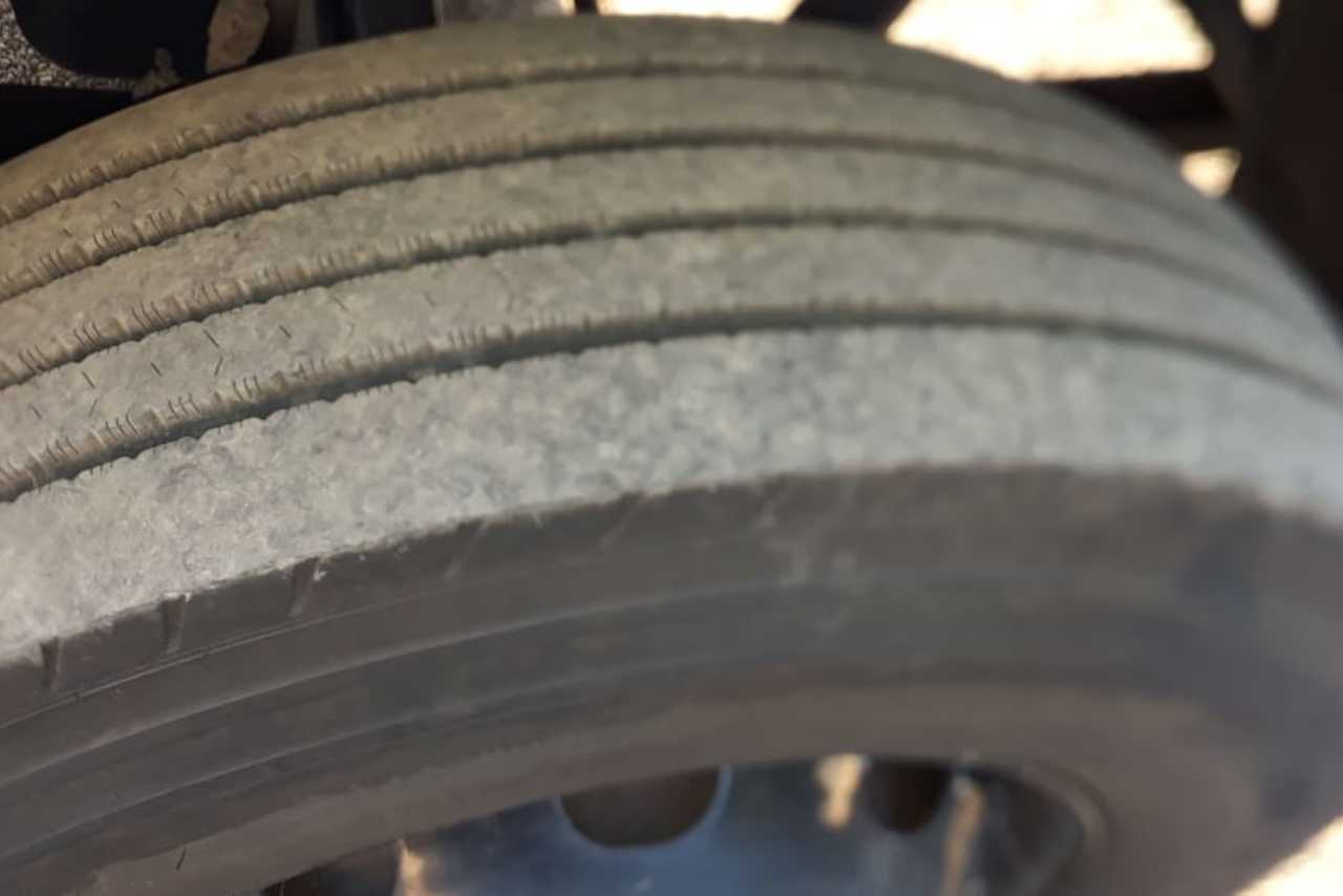 Volkswagen 24-280 E Constellation 6x2 - 12/12 11