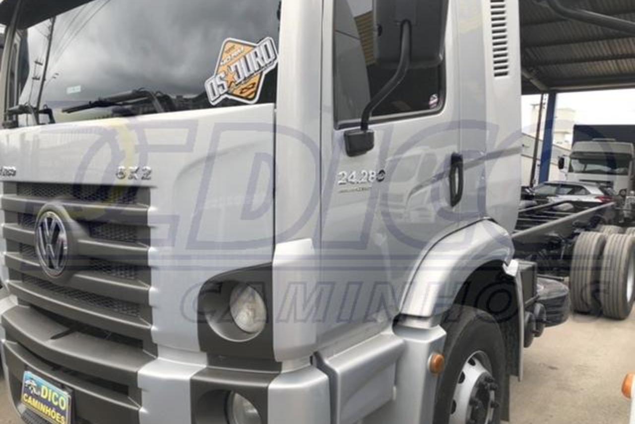 Volkswagen 24-280 E Constellation 6x2 - 12/12 2